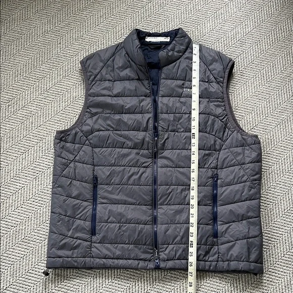 Johnnie-O Men's Quilted Vest - Picture 5 of 11